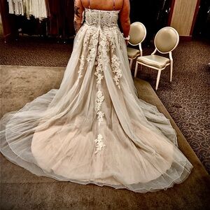 Wedding dress